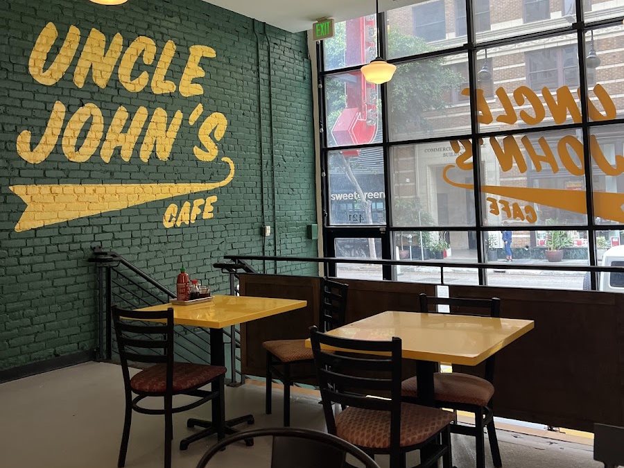 Uncle John's Cafe